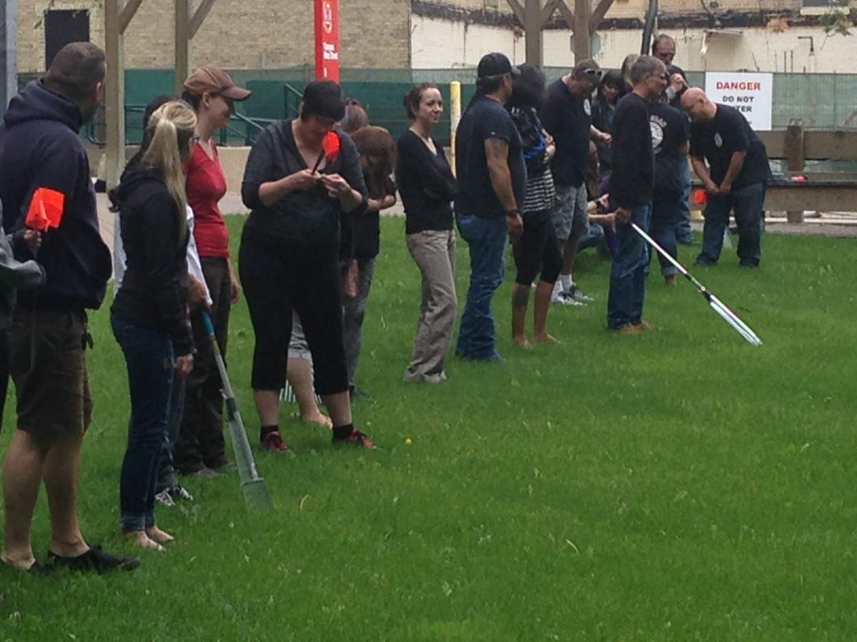 drag the red training