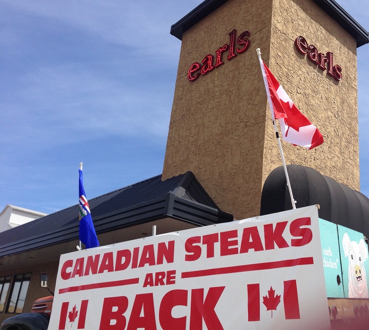 The president of restaurant chain Earls has apologized for the chain's failed plan to stop serving Canadian beef.