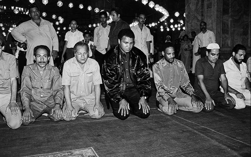 Former heavyweight world boxing champion Muhammad Ali prays on October 05, 1986 at the Mosque of Muhammad Ali Pasha or Alabaster Mosque in Cairo, Egypt. 