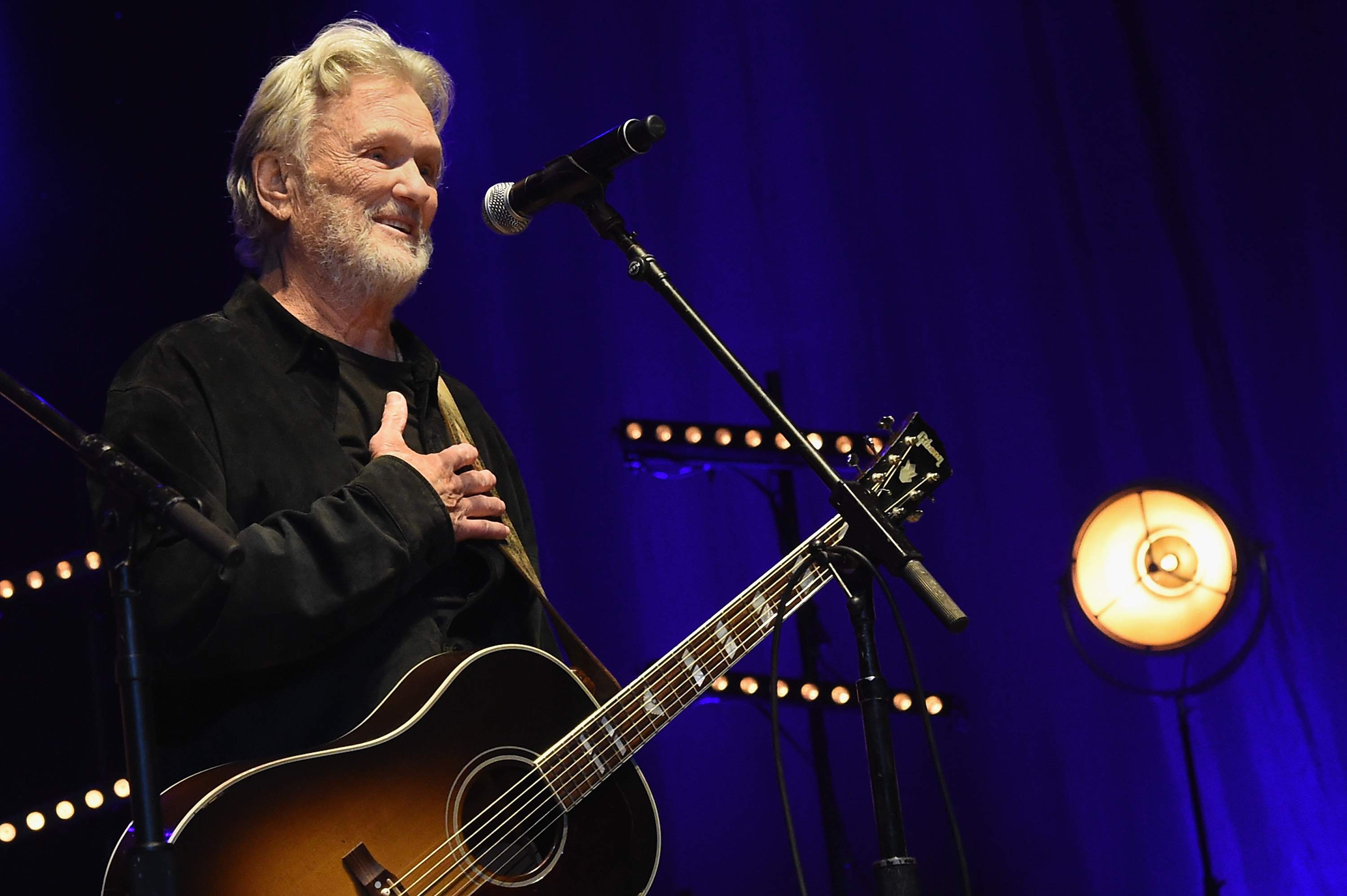 Kris Kristofferson says his memory loss was due to ticks, not dementia -  National | Globalnews.ca