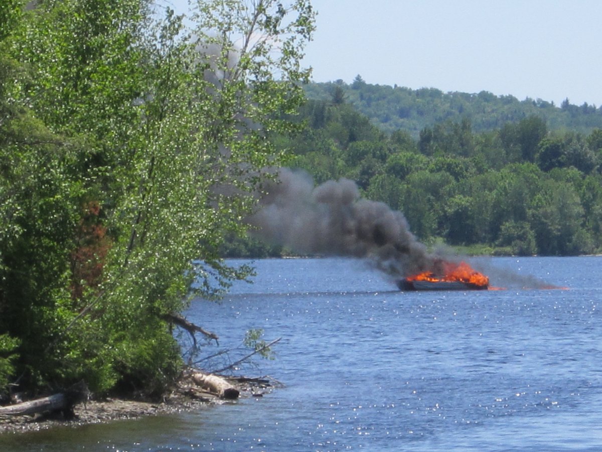 Pontoon boat fire