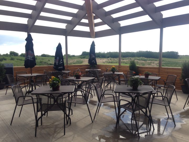 Dakota Dunes clubhouse patio