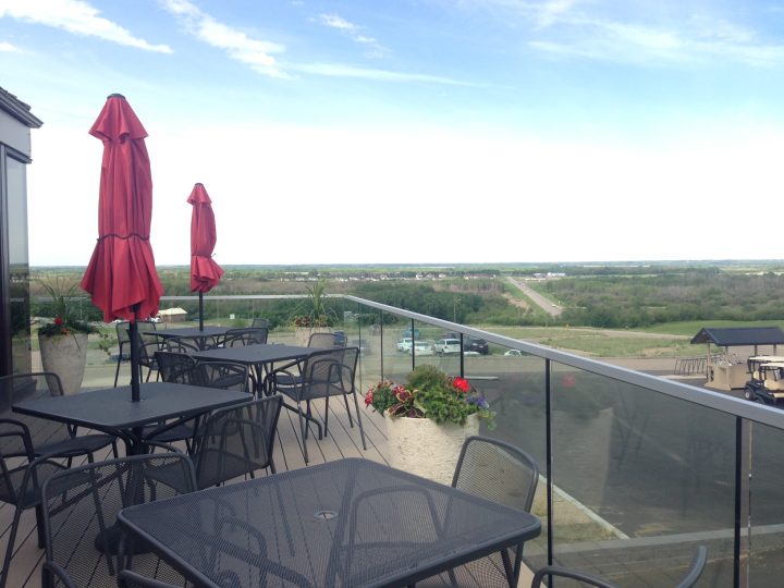 Dakota Dunes clubhouse patio