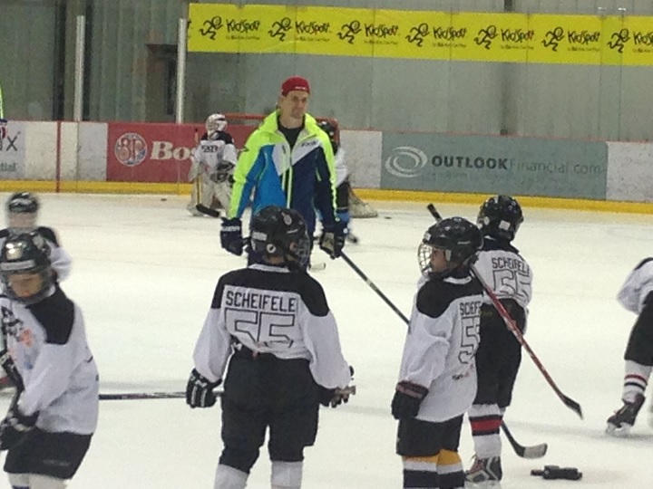 Winnipeg Jets forward Mark Scheifele helps out some young players at the 2nd annual Mark Scheifele Hockey Camp.