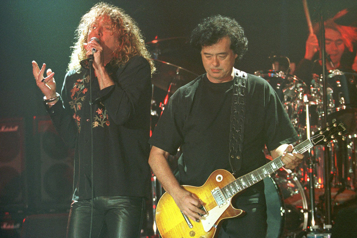 Former Led Zeppelin performers Robert Plant, left,  and guitarist Jimmy Page play during their concert in Istanbul in this March 5, 1998 file photo.  