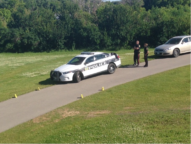 Heavy police presence in Fort Garry near Red River - image