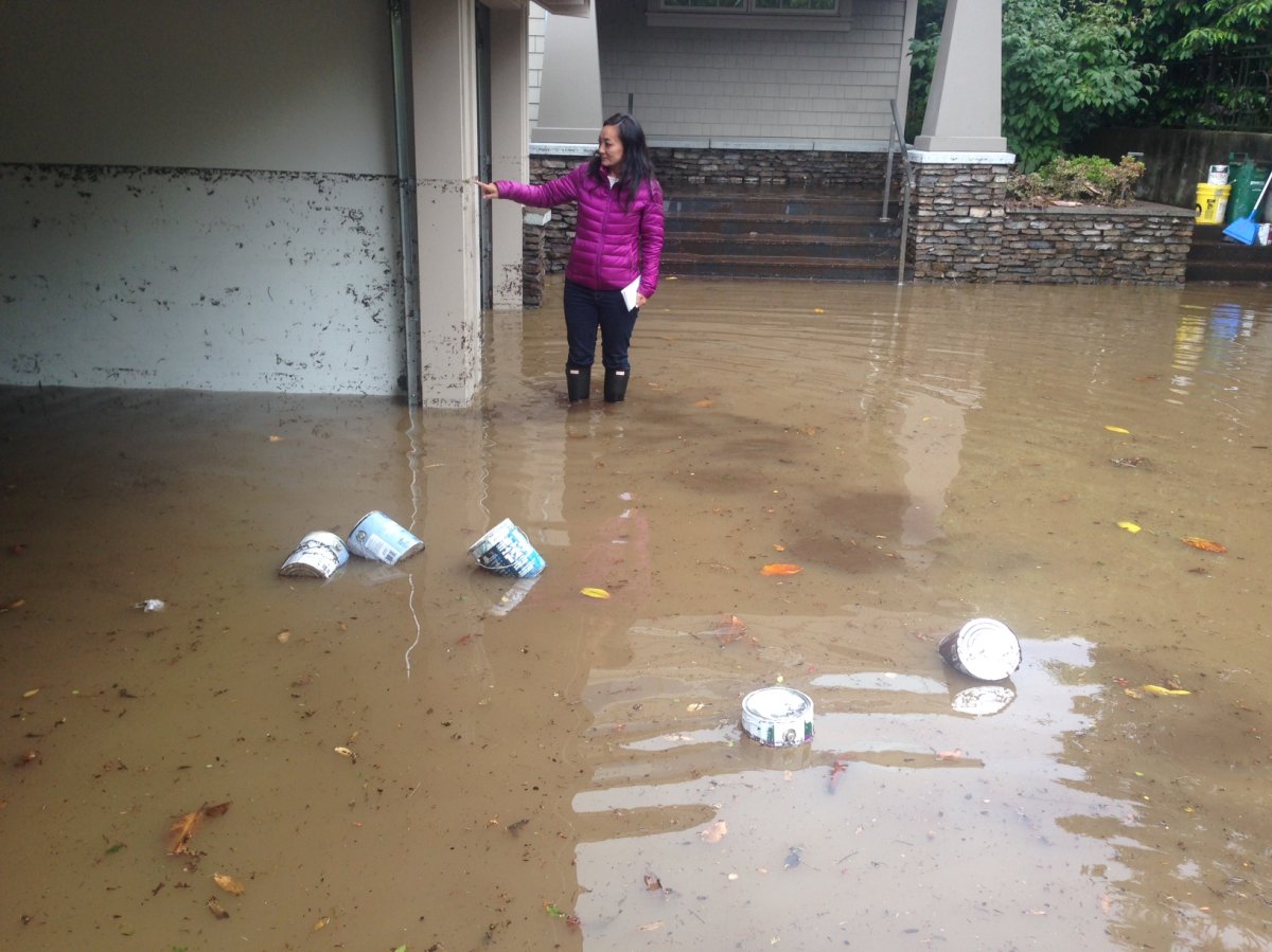 West Vancouver homes evacuated due to heavy rain, flooding BC
