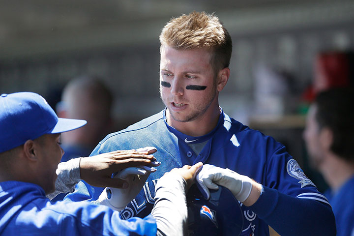 First baseman Justin Smoak signs two-year contract extension with