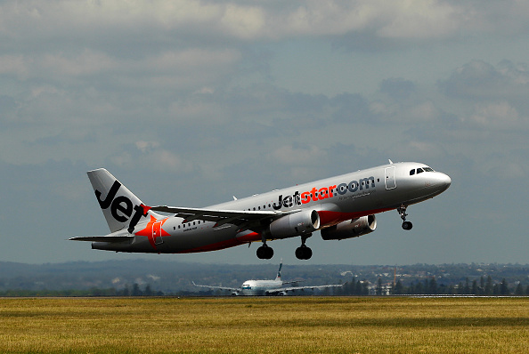 An Airbus SAS A320-200 aircraft operated by Jetstar Airways, the budget arm of Qantas Airways Ltd., takes off from Sydney Airport in Sydney, Australia, on Monday, Feb. 22, 2016. 
