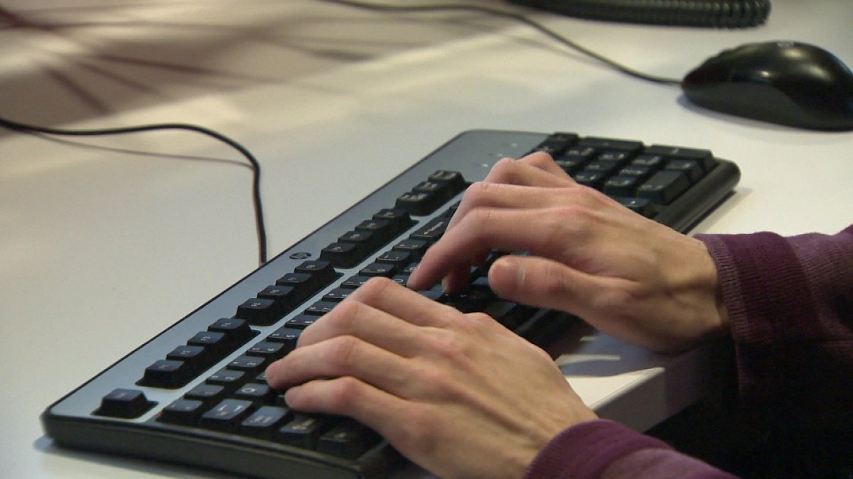 Privacy watchdog slams BC Liberals on information requests delays - image