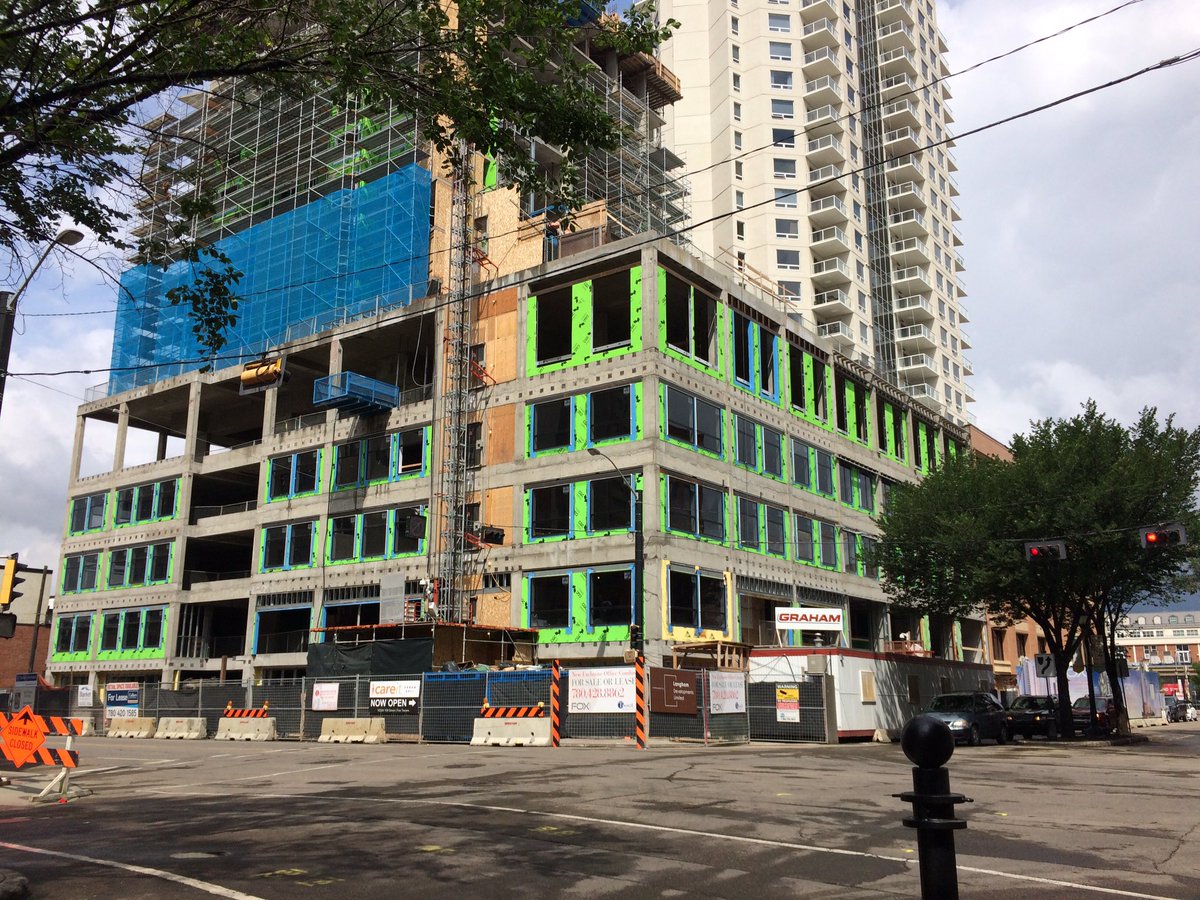 A developer has dropped an application for a development permit for a pub with a code occupancy load for 600 people at 104 Street and 102 Avenue.