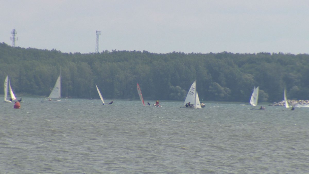 Sailors on Lac Saint-Louis