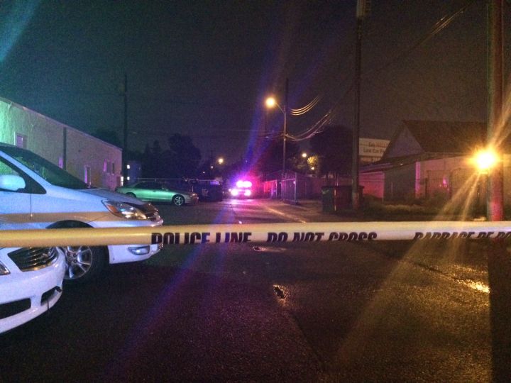 Edmonton police investigate a shooting in the area of 95 Street and 115 Avenue Tuesday, August 9, 2016. 