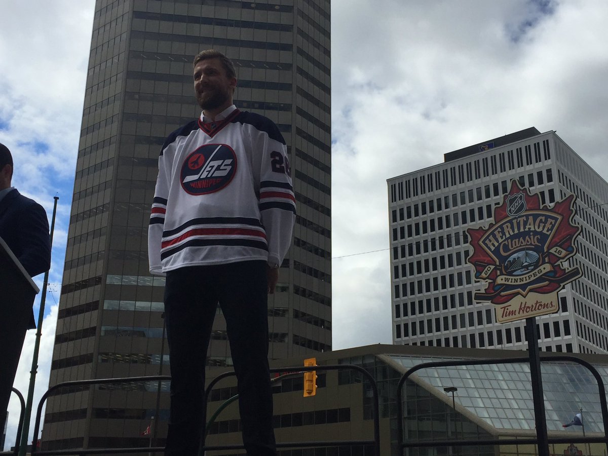 2016 NHL Heritage Classic Tim Hortons Jersey Patch Winnipeg Edmonton :  : Sports & Outdoors