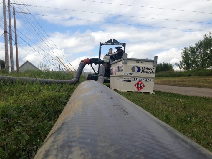 Nearly two weeks after the Husky oil spill contaminated the North Saskatchewan River, a 30-kilometre pipeline is carrying water from the South Saskatchewan River to Prince Albert.