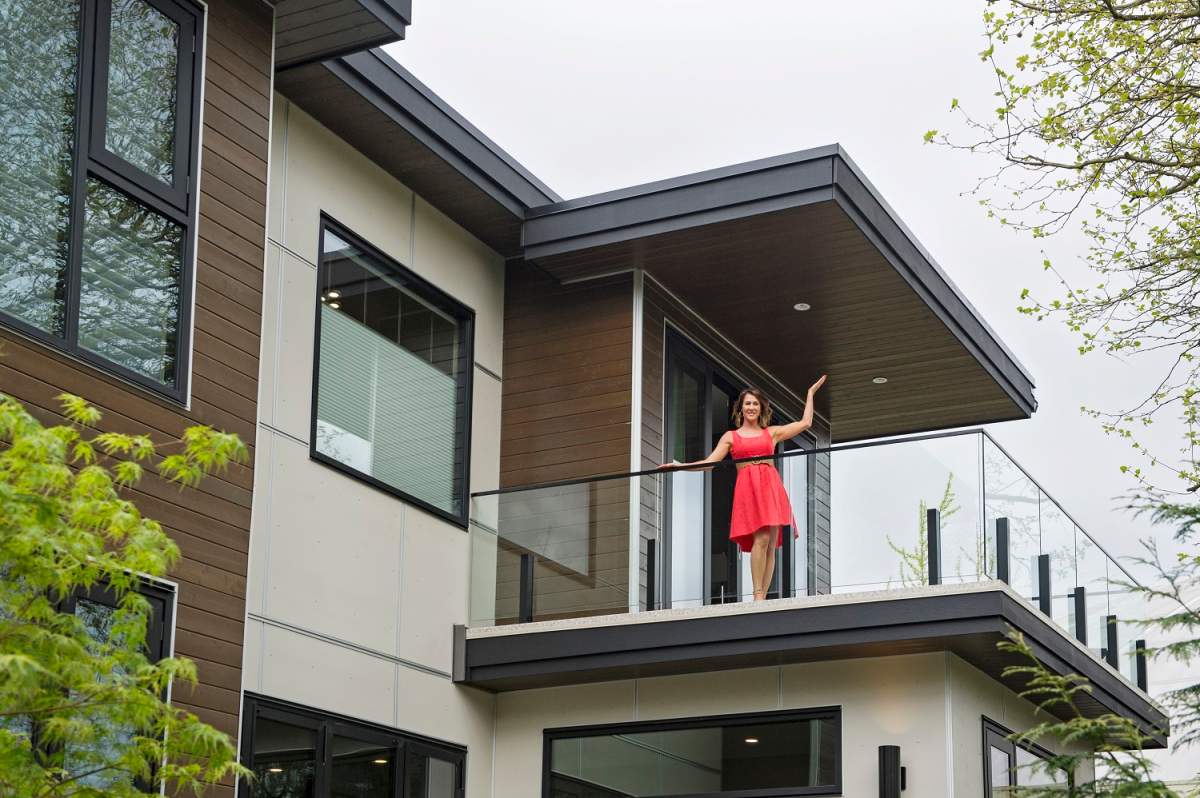 Kamloops man wins 2016 PNE prize home - image