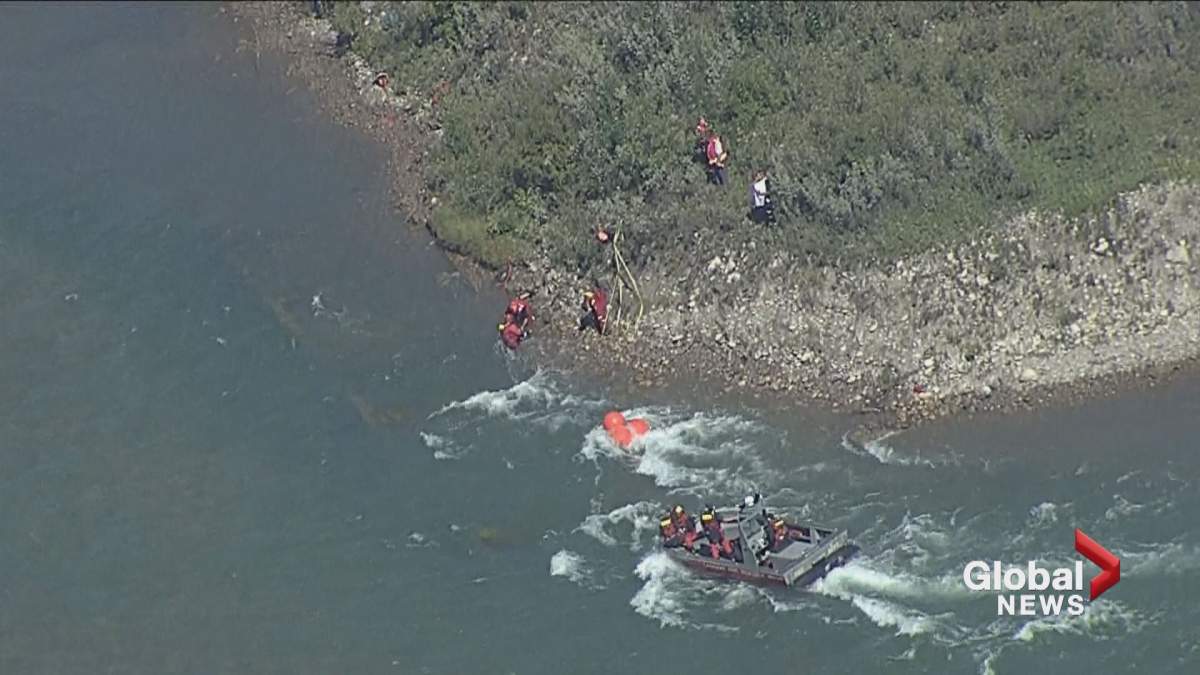 Crews have just 1 day to remove rebar from Bow River - image