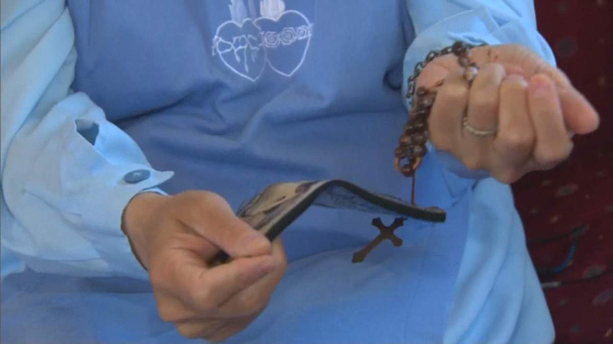 Nun forgives women accused of stealing her rosary beads at knifepoint - image