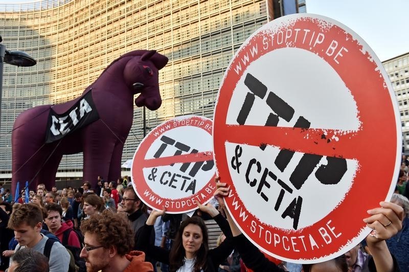 Thousands of people demonstrate against the Transatlantic Trade and Investment Partnership (TTIP) and the EU-Canada Comprehensive Economic and Trade Agreement (CETA) in the centre of Brussels, Belgium September 20, 2016. 