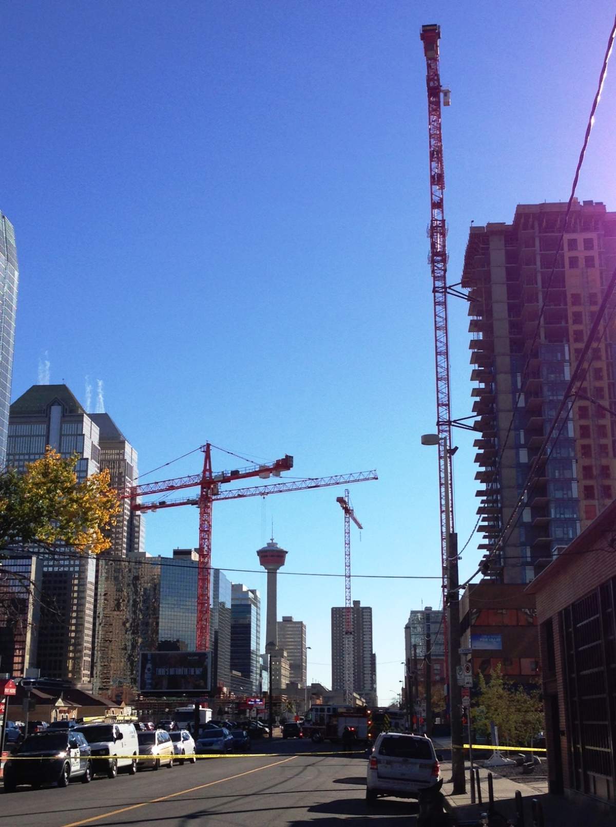 Man in custody after climbing crane in downtown Calgary: police - image