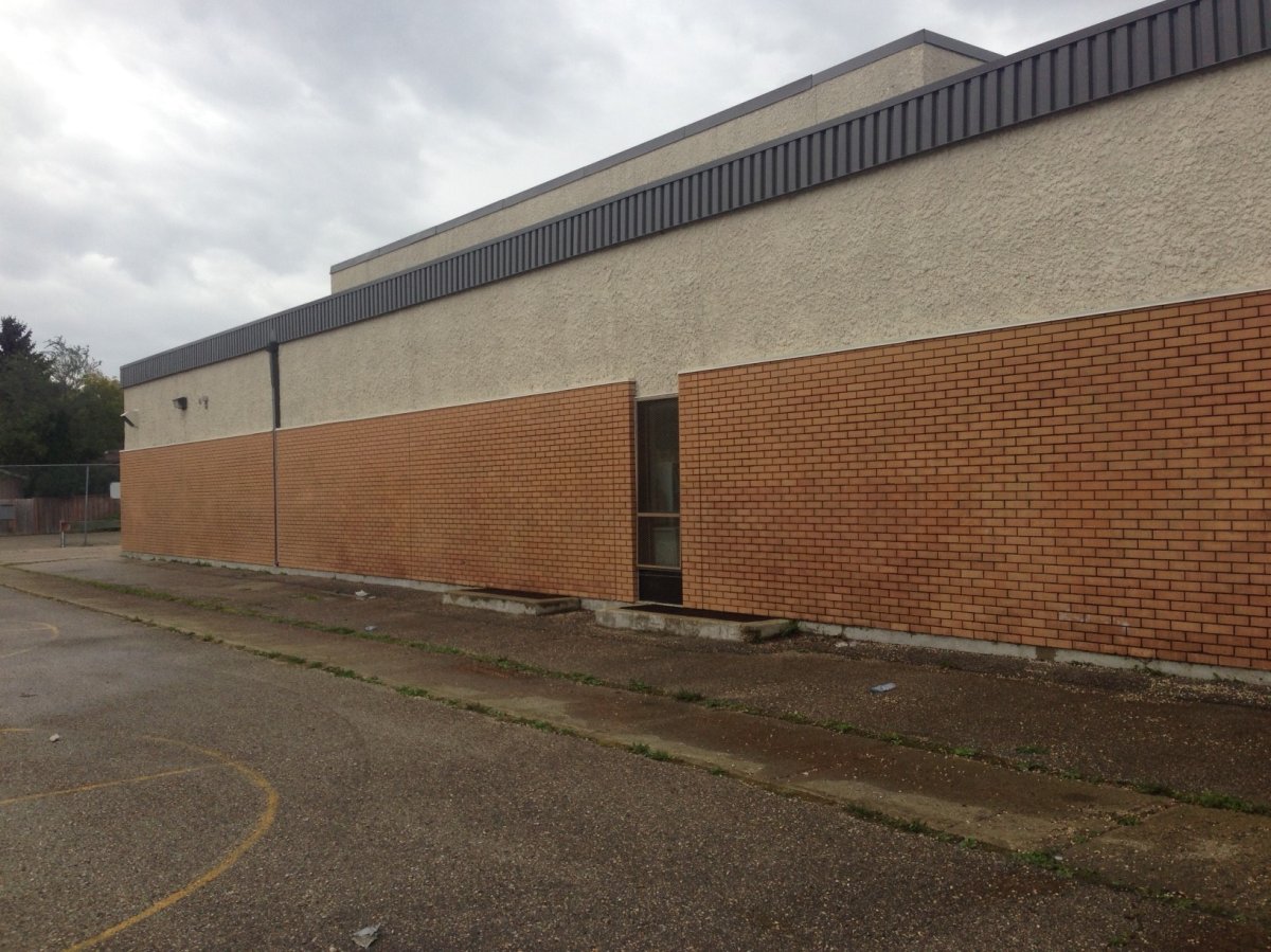 The school division has removed graffiti on the outside of Maple Leaf School in North Kildonan.