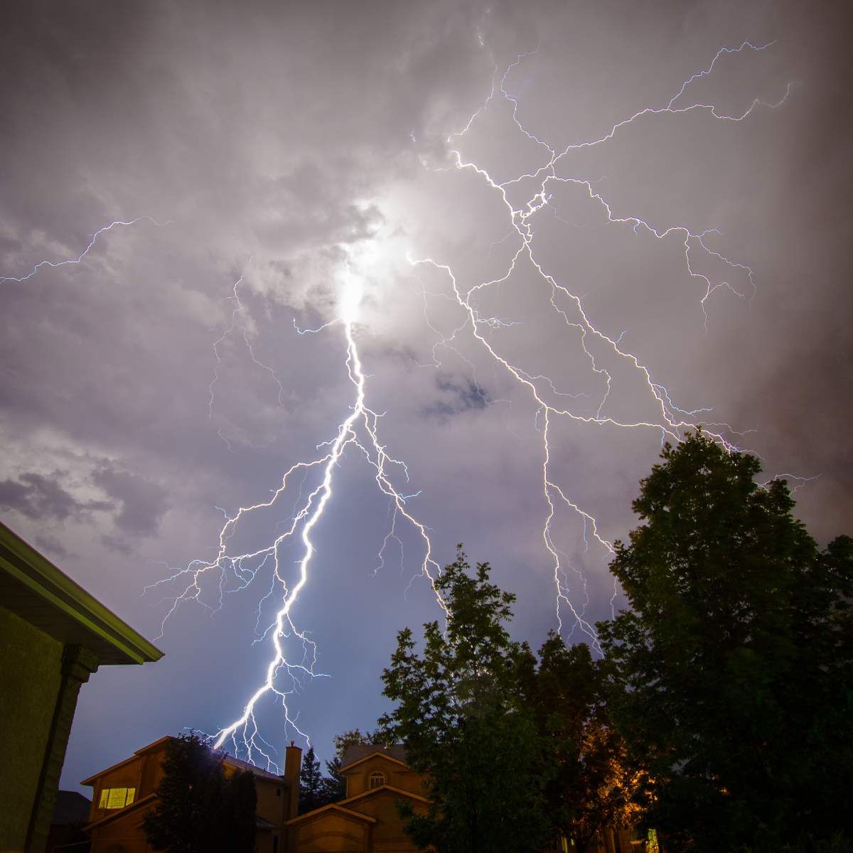 A central Ohio firefighter struck by lightning at a charity event two years ago has died from an infection attributed to his injuries.
