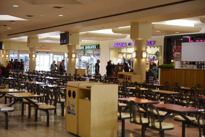 An RCMP officer is seen in the food court of the Prairie Mall in Grande Prairie, Alta. on Sept. 15, 2016. 