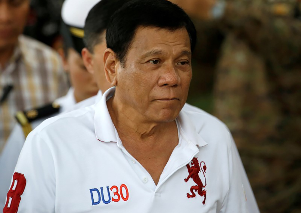Philippine President Rodrigo Duterte arrives at the military's Camp Tecson to talk to soldiers in San Miguel, Bulacan in northern Philippines September 15, 2016. 