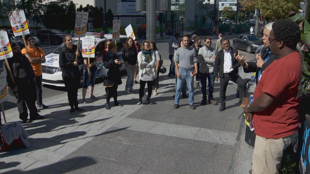 The Old Port of Montreal workers union continued their fight to increase minimum wage in Quebec to $15 an hour, Thursday, September 15, 2016.
