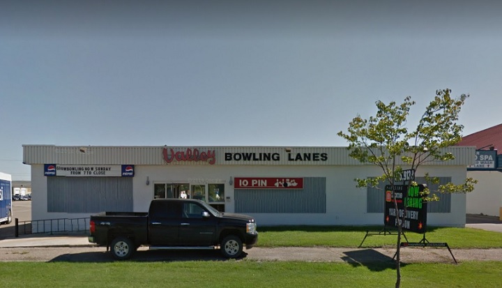 A 25-year-old man from Saskatoon has died after he was hit with a pool cue Saturday evening at a bowling alley in southern Manitoba. 