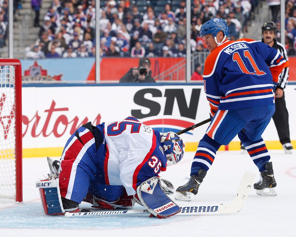 Edmonton Oilers hold huge advantage over Winnipeg Jets for Heritage Classic  alumni game - The Hockey News