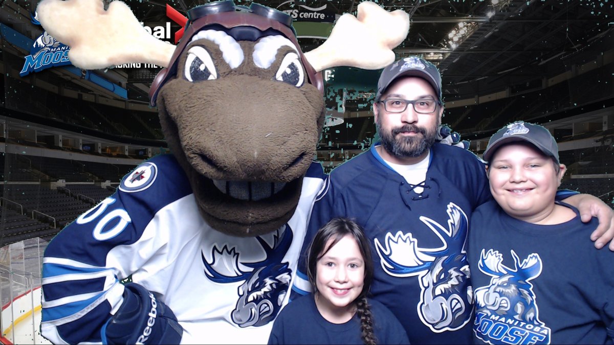 Green screen gallery at the Manitoba Moose home opener - image