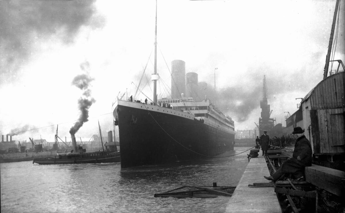 Researchers are planning what they say is the first manned submersible expedition to the Titanic since 2005.