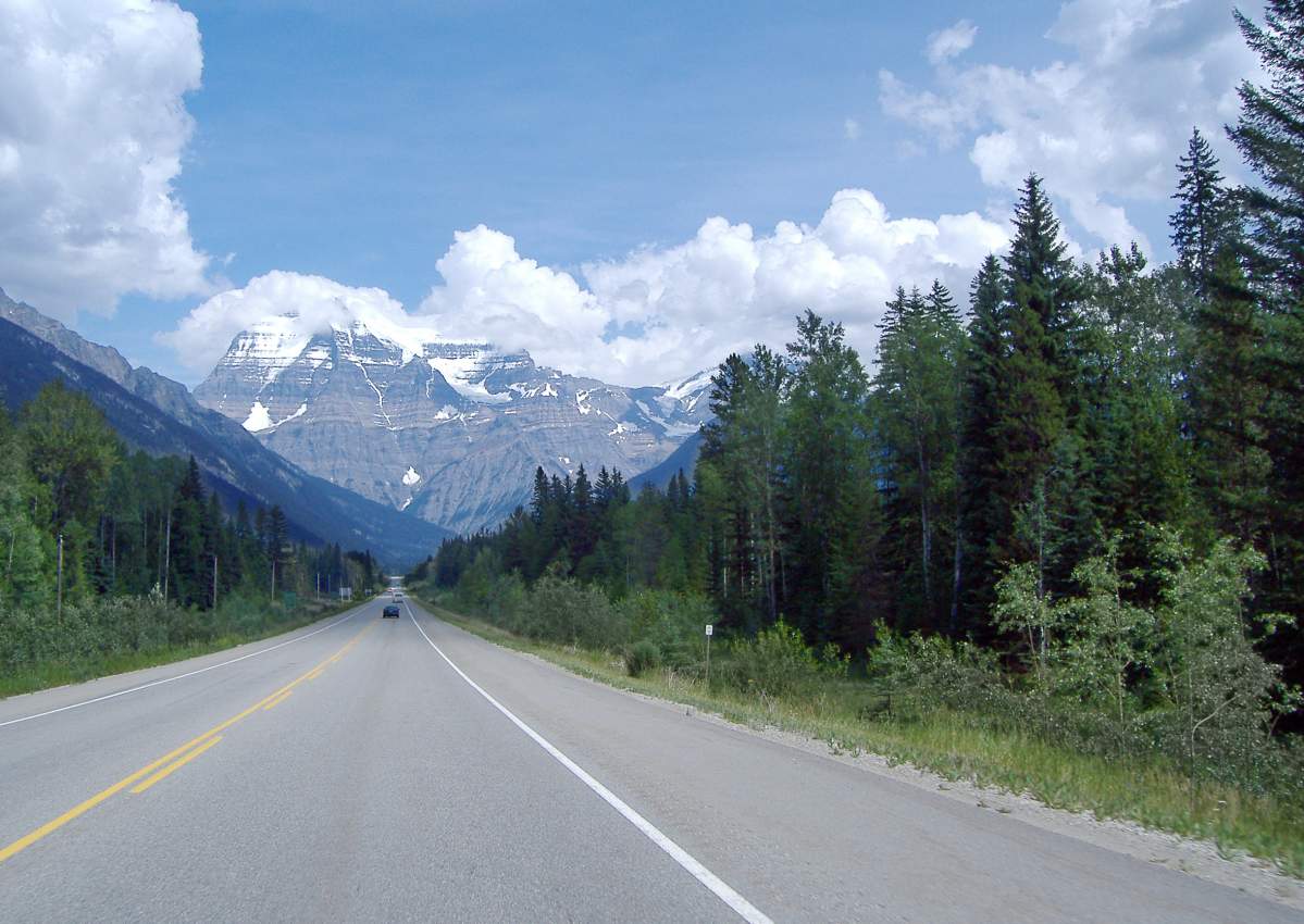 A rock slide closed down a portion of the Yellowhead Highway Saturday morning.