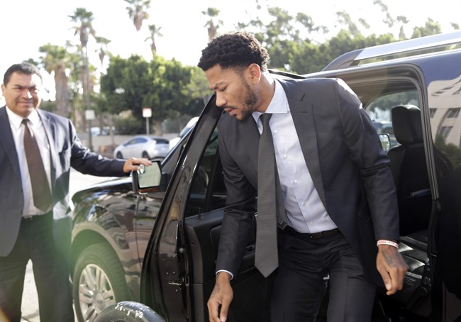 Derrick Rose arrives at Federal Court in Los Angeles, Tuesday, Oct. 18, 2016. 