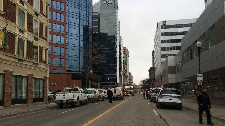A gas leak in downtown Regina led to at least one building being evacuated Tuesday morning. 