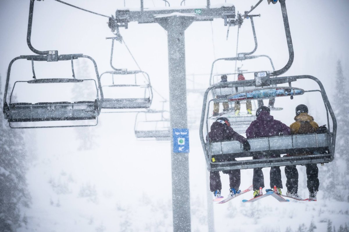 27-year-old snowboarder dies on Whistler’s Blackcomb Mountain - image