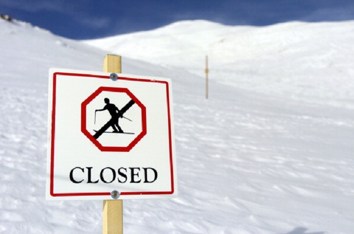 Stony Mountain Ski Area has delayed its opening day due to the warm start of the season.