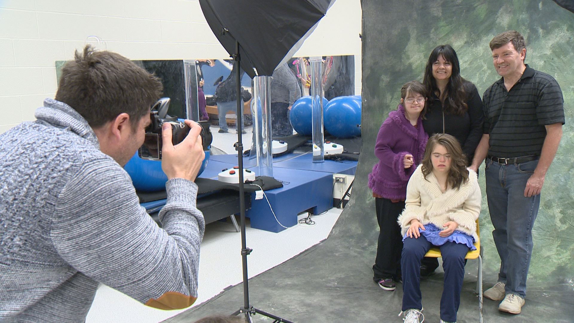 Help-Portrait event gives free makeovers, professional portraits to ...