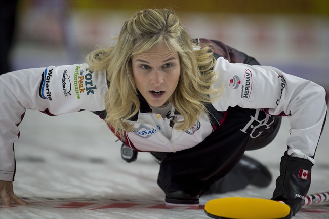 Jennifer Jones became the first curler to win eight Manitoba women's curling championships by beating Darcy Robertson in the provincial Scotties final.