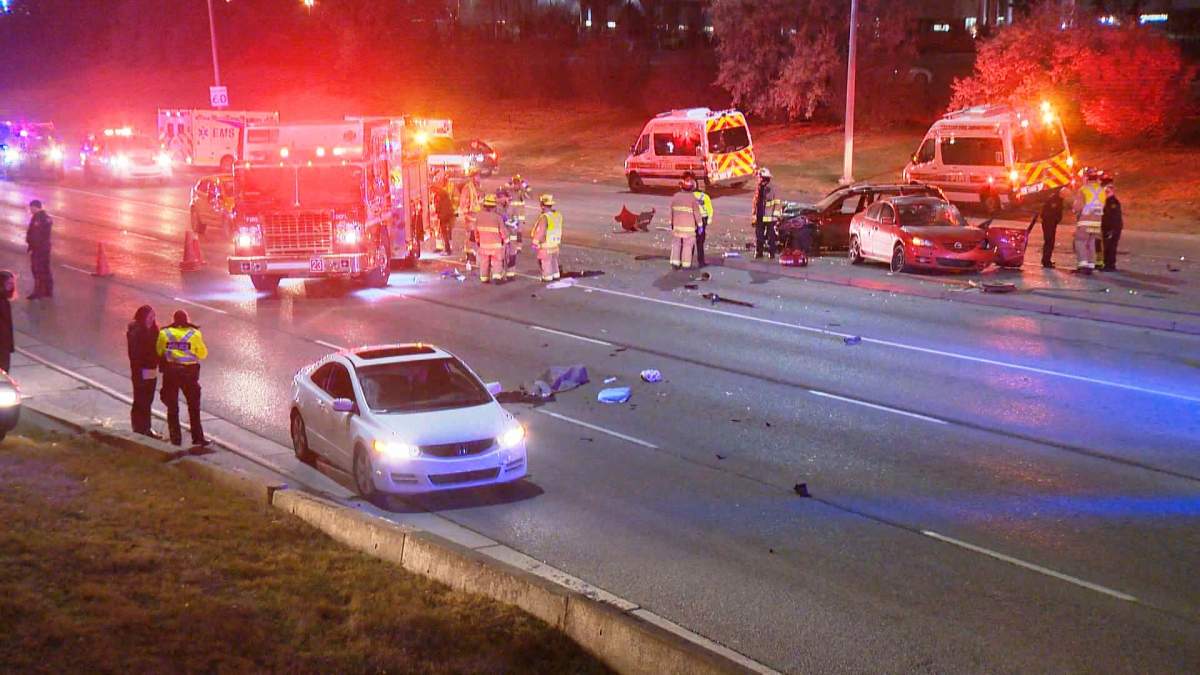 Police respond to a two-vehicle collision in the area of 16 Avenue and 19 Street N.E. on Thursday, Nov. 17, 2016.