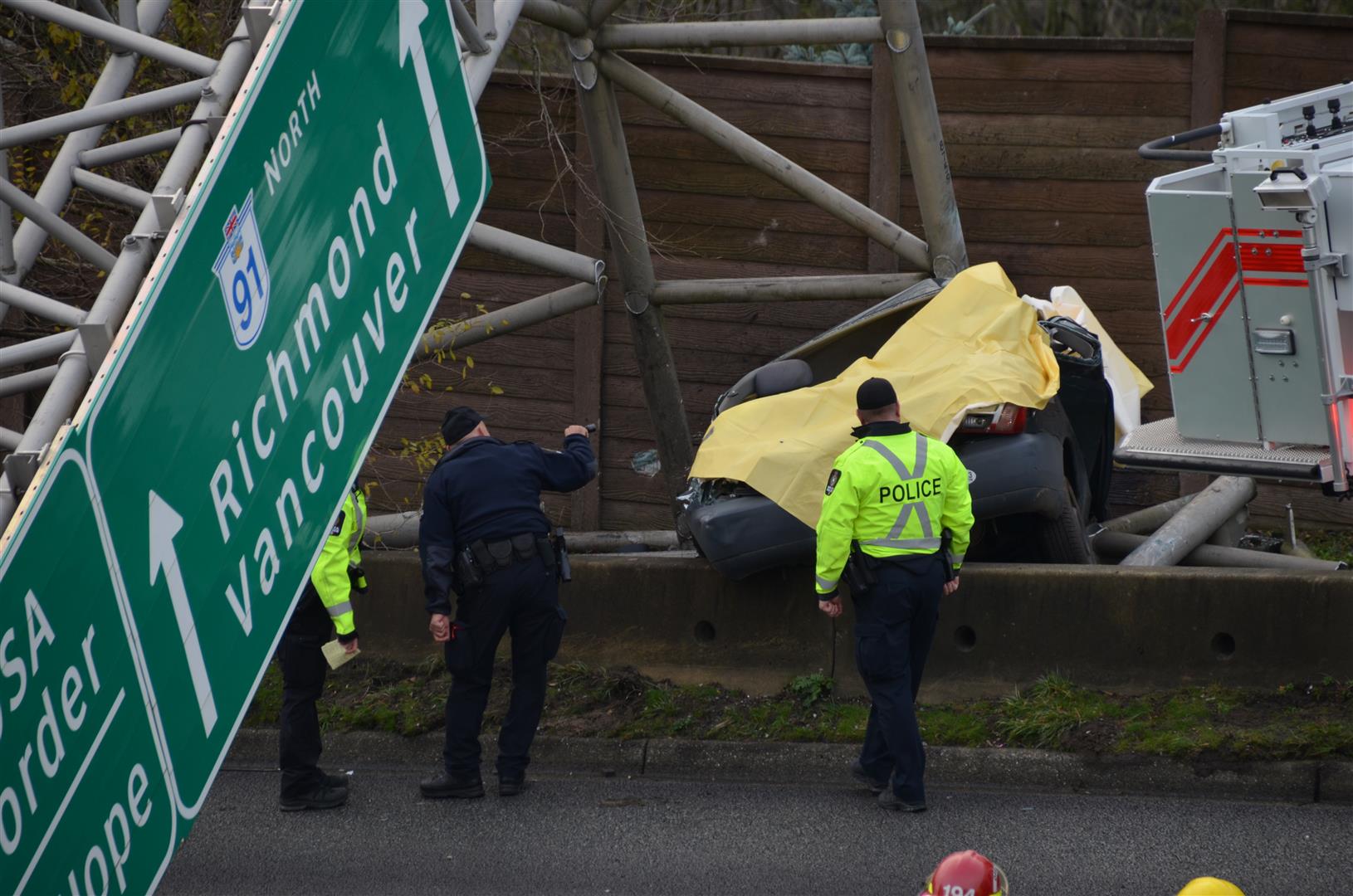 Driver Dies In Delta Crash That Knocked Down Overhead Sign On Nordel ...