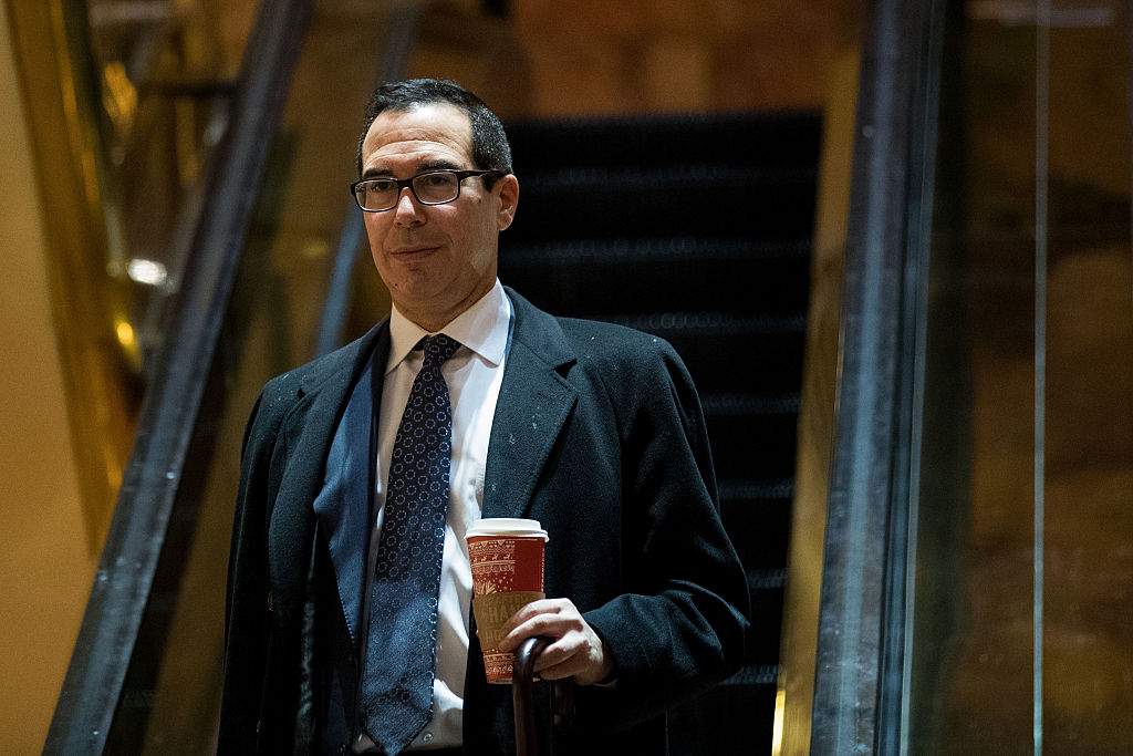 Steven Mnuchin arrives at Trump Tower, November 15, 2016 in New York City. 