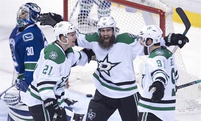 Vancouver Canucks defeat Dallas Stars 5-4 - image