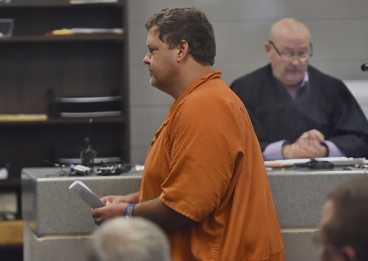 Todd Kohlhepp leaves the courtroom of Judge Jimmy Henson after a bond hearing at the Spartanburg Detention Facility, in Spartanburg, S.C. Sunday, Nov. 6, 2016. 