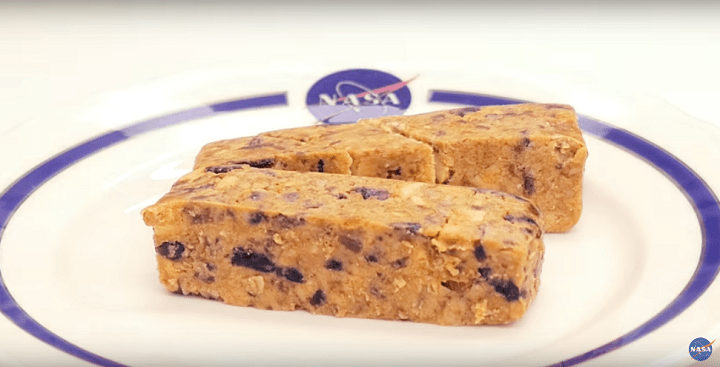 Each of NASA's food bars will weigh in at a whopping 700 to 900 calories. By comparison, a chocolate peanut butter PowerBar Protein Plus bar comes in at 200 calories.