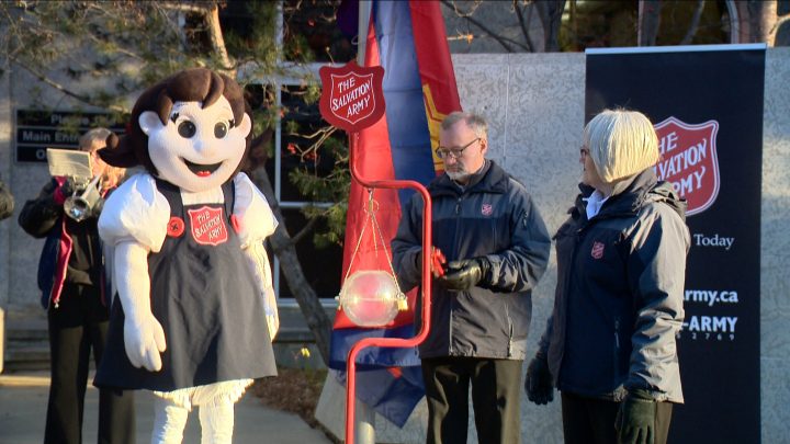 For five weeks, the Salvation Army will be set up at locations around Saskatoon, seeking $300,000 during its holiday fundraising campaign.