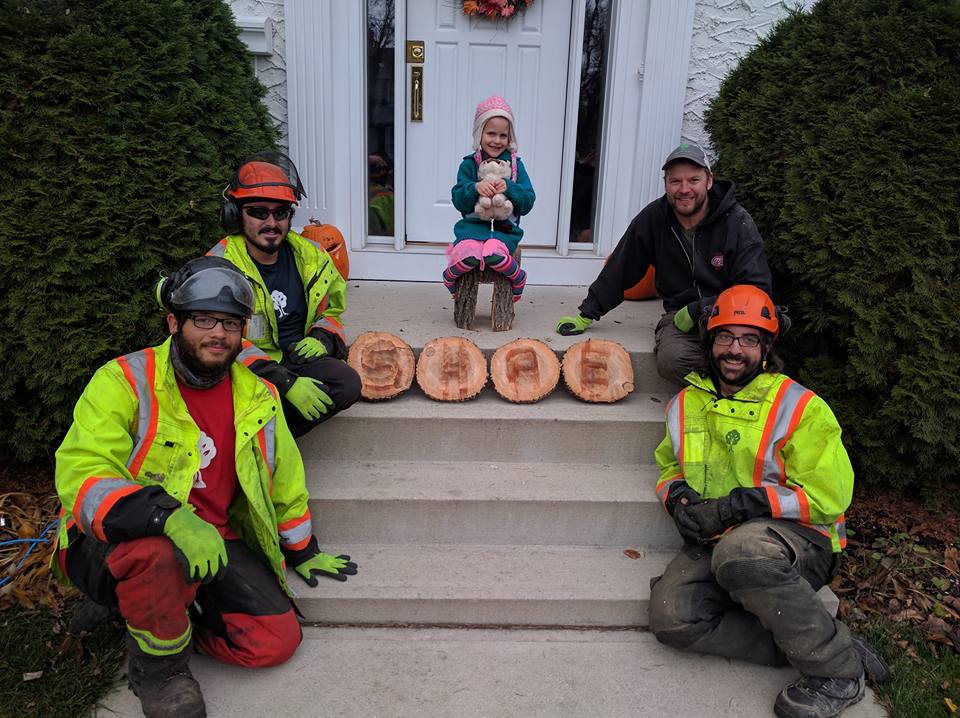 Crews from Alliance Tree Care gave a Winnipeg girl a parting gift for a tree she was attached to.