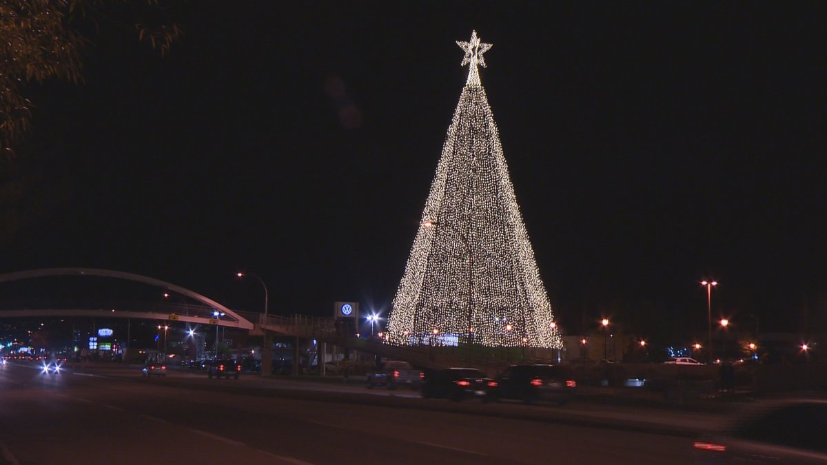 Kelowna’s Tree of Hope lights up for 19th year Okanagan Globalnews.ca