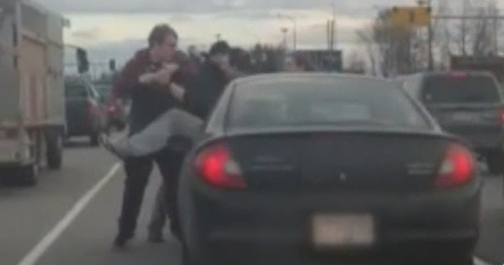Video Road Rage Fist Fight On Lougheed Highway Caught On Camera